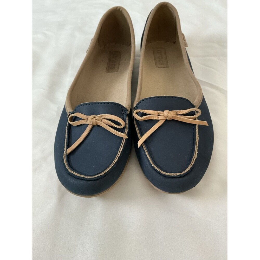 CROCS Navy and Tan Bow Moccasin Flats